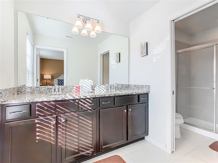 Image No.19-6 Bed Property for sale