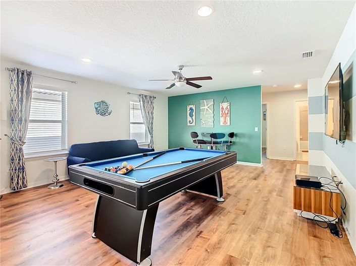 Image No.21-6 Bed Property for sale