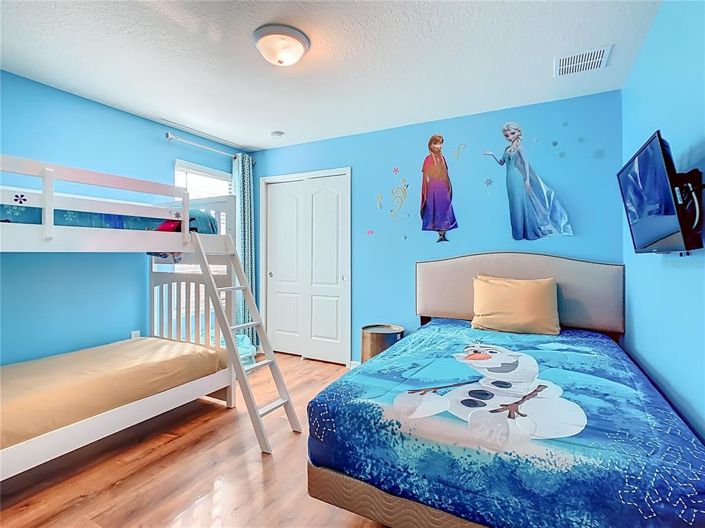 Image No.25-6 Bed Property for sale