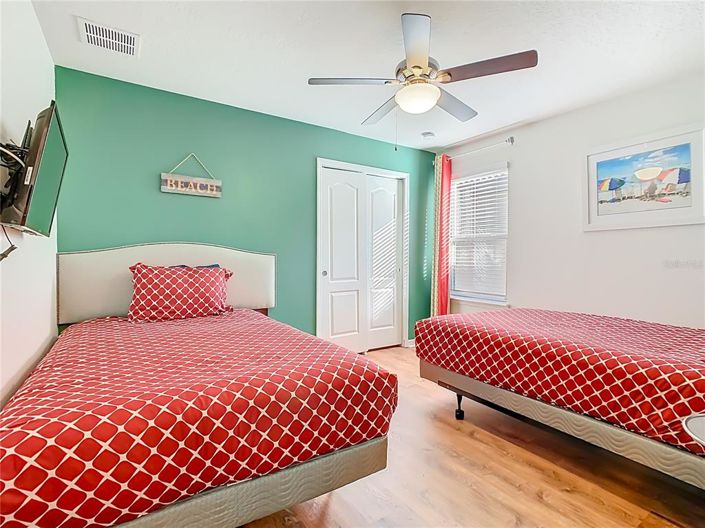 Image No.30-6 Bed Property for sale