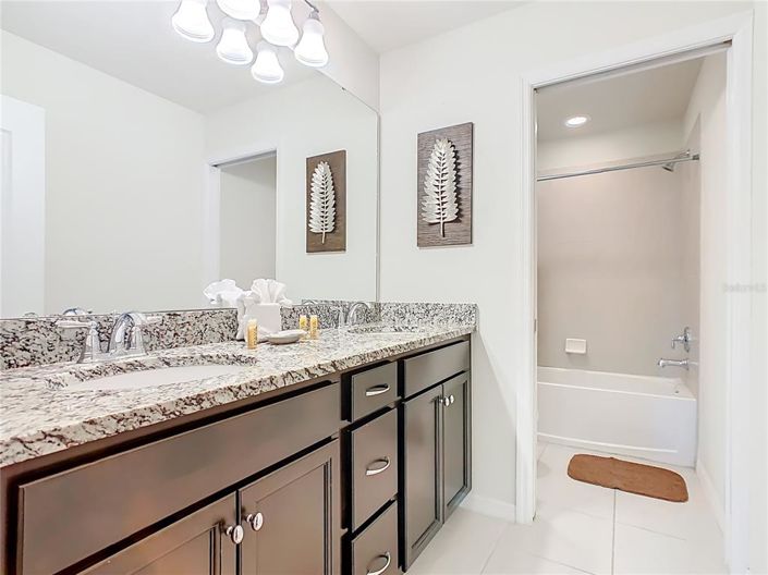 Image No.35-6 Bed Property for sale