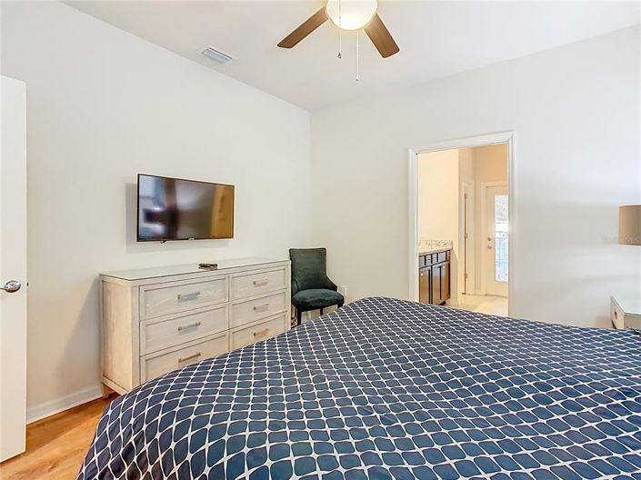 Image No.42-6 Bed Property for sale