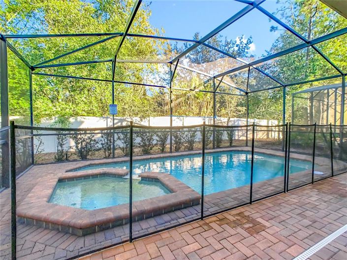 Image No.52-6 Bed Property for sale