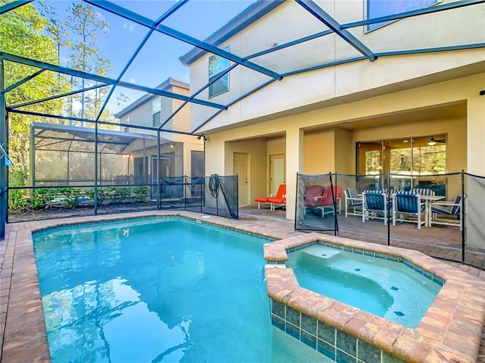 Image No.55-6 Bed Property for sale