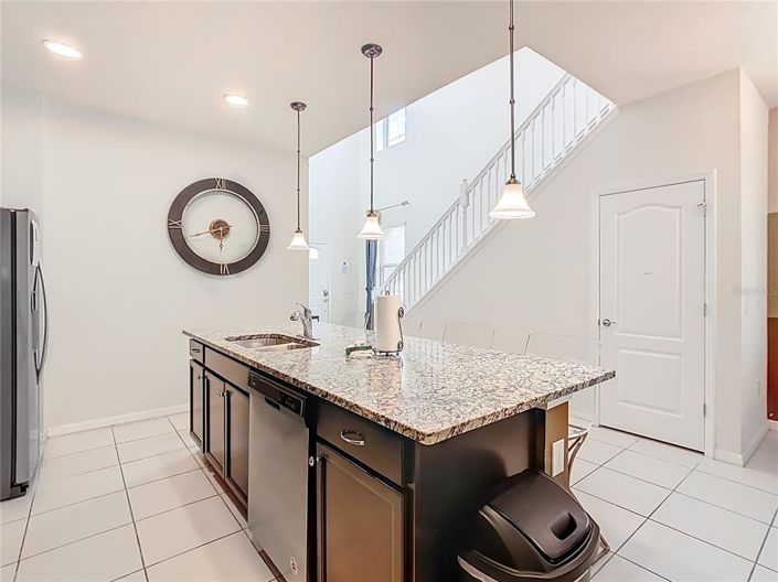 Image No.9-6 Bed Property for sale