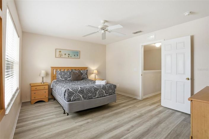 Image No.19-3 Bed Townhouse for sale