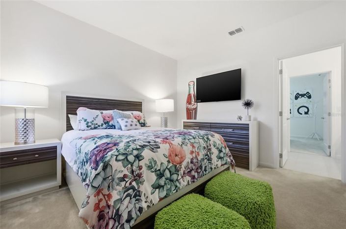 Image No.19-6 Bed Property for sale