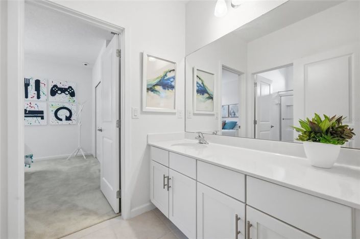 Image No.20-6 Bed Property for sale