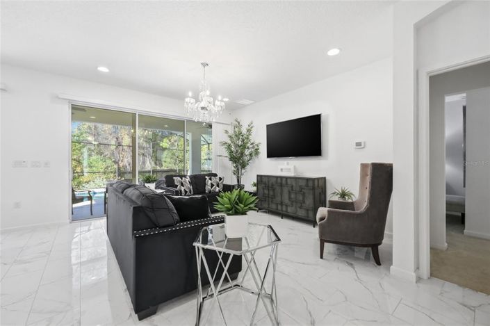 Image No.8-6 Bed Property for sale