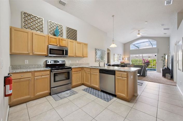 Image No.10-4 Bed Property for sale