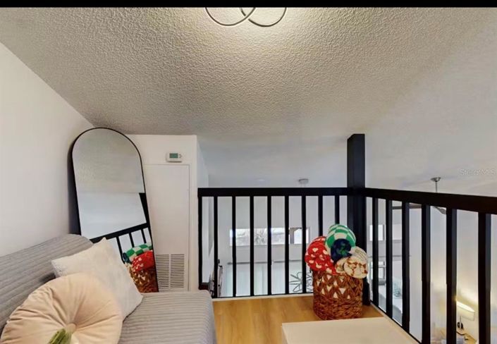 Image No.13-2 Bed Townhouse for sale