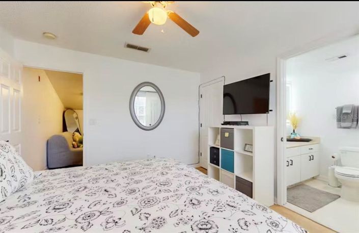 Image No.16-2 Bed Townhouse for sale