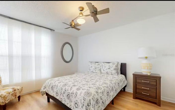 Image No.9-2 Bed Townhouse for sale