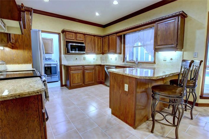 Image No.16-4 Bed Property for sale