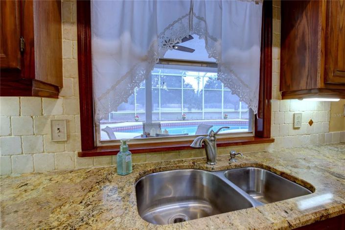 Image No.18-4 Bed Property for sale