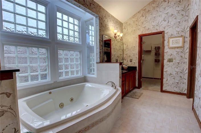 Image No.29-4 Bed Property for sale