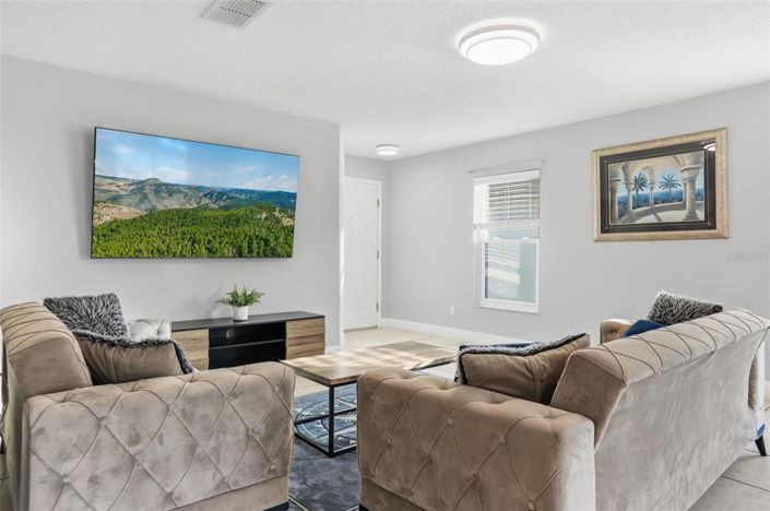 Image No.12-3 Bed Property for sale