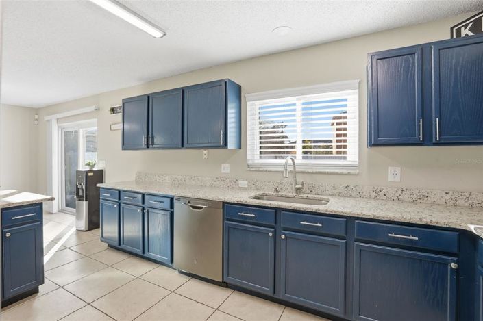 Image No.17-3 Bed Property for sale