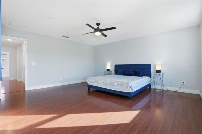 Image No.21-3 Bed Property for sale