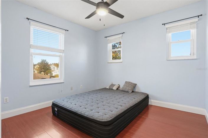 Image No.26-3 Bed Property for sale