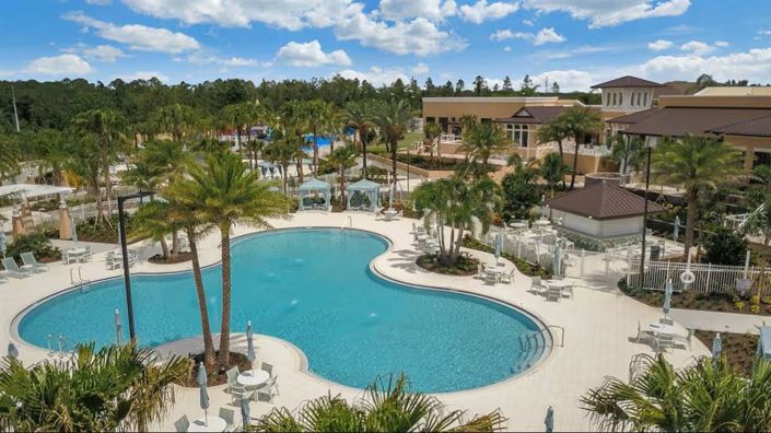 Image No.40-9 Bed Property for sale