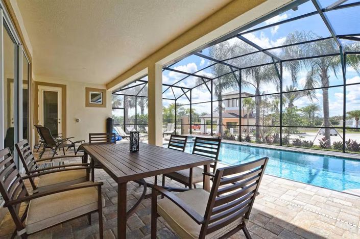 Image No.13-9 Bed Property for sale