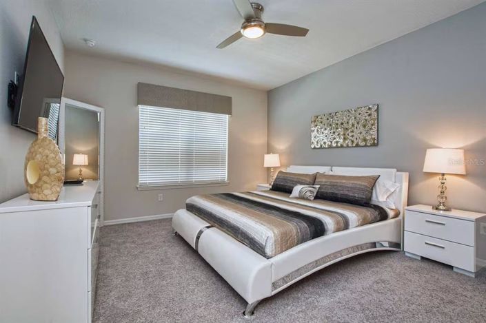 Image No.17-9 Bed Property for sale