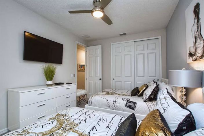 Image No.33-9 Bed Property for sale