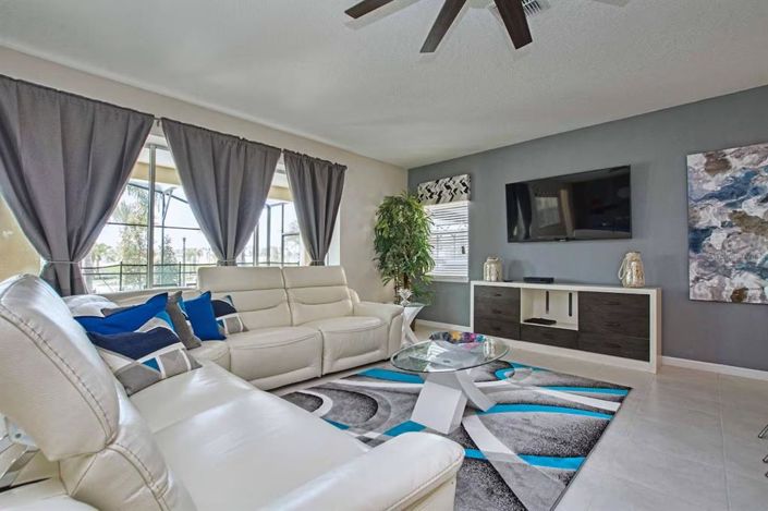 Image No.9-9 Bed Property for sale