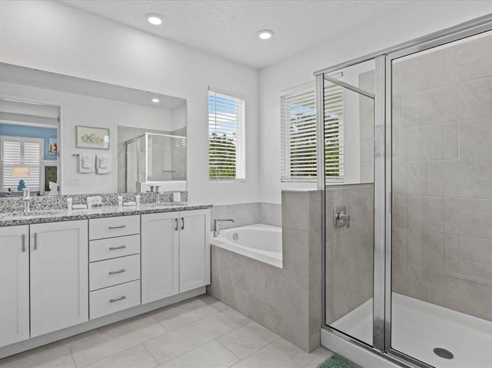 Image No.15-6 Bed Property for sale