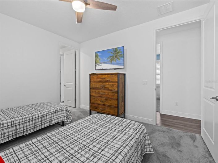 Image No.23-6 Bed Property for sale