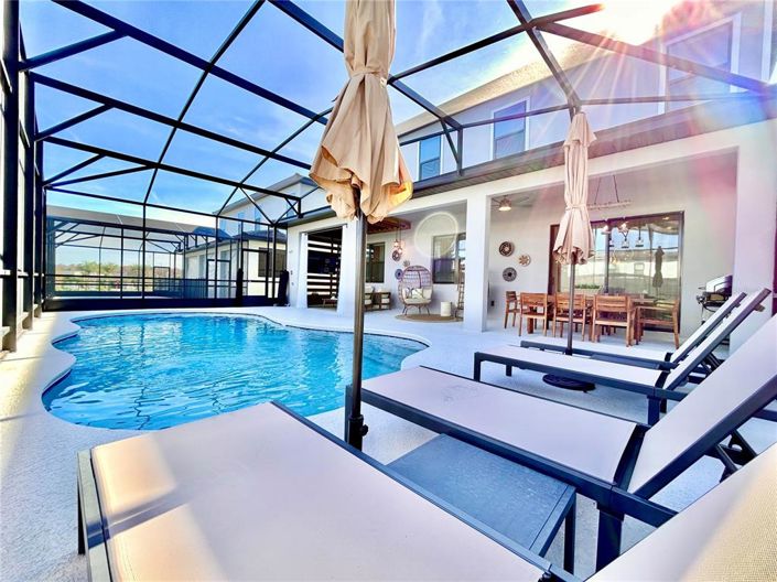 Image No.2-8 Bed Property for sale