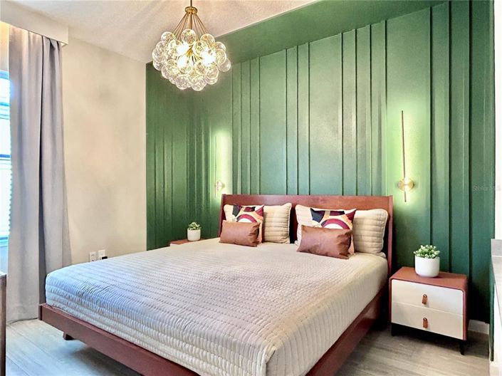 Image No.25-8 Bed Property for sale