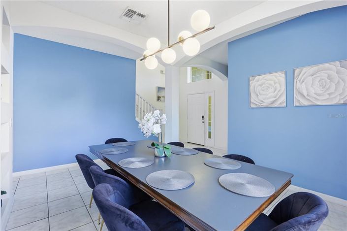 Image No.10-8 Bed Property for sale