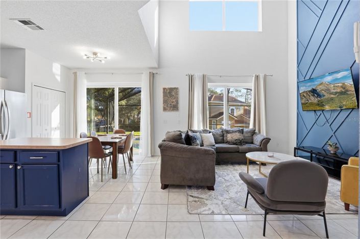 Image No.11-8 Bed Property for sale