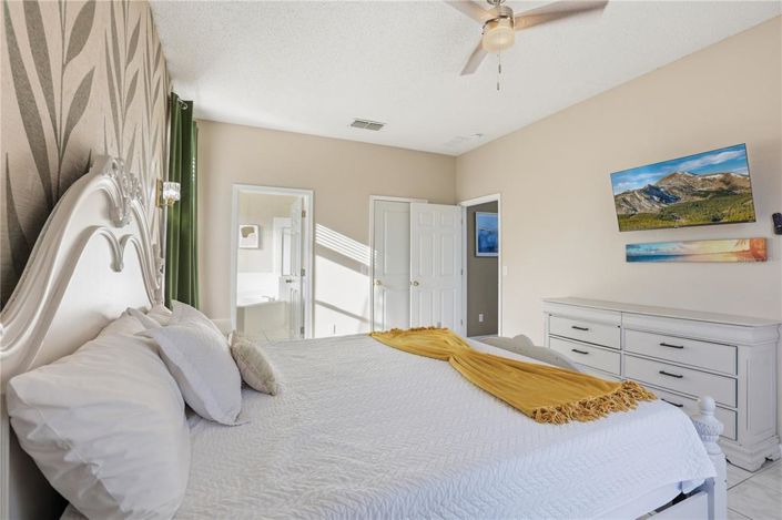 Image No.22-8 Bed Property for sale