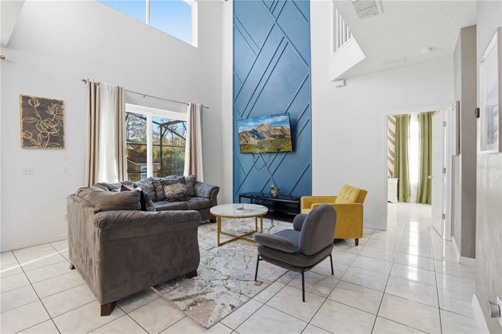 Image No.3-8 Bed Property for sale