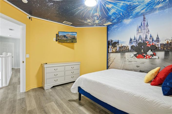 Image No.30-8 Bed Property for sale