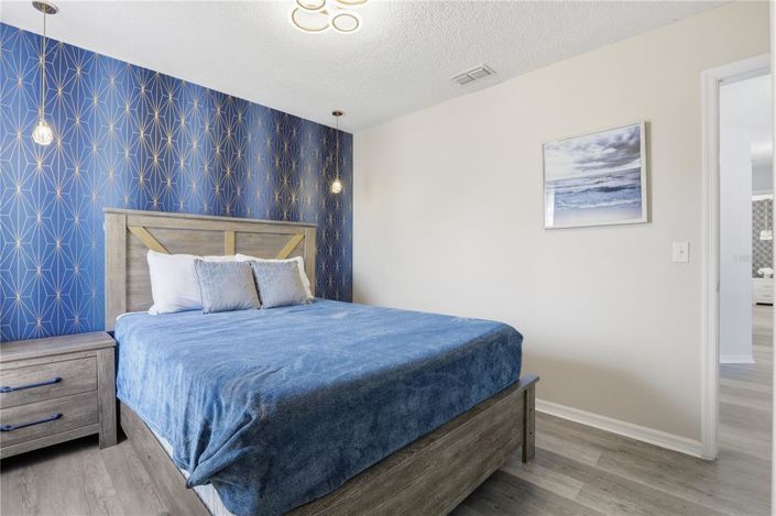 Image No.34-8 Bed Property for sale