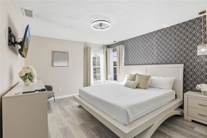 Image No.37-8 Bed Property for sale