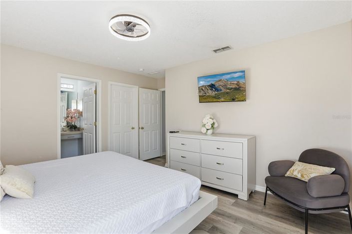 Image No.39-8 Bed Property for sale