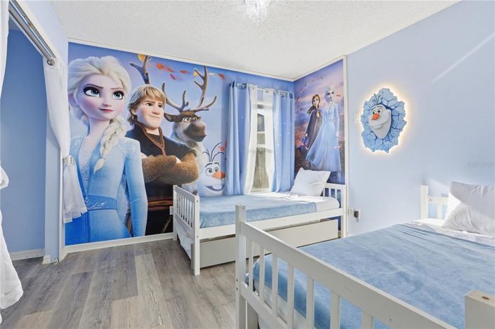 Image No.5-8 Bed Property for sale