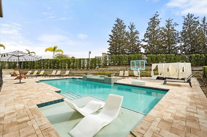 Image No.50-9 Bed Property for sale