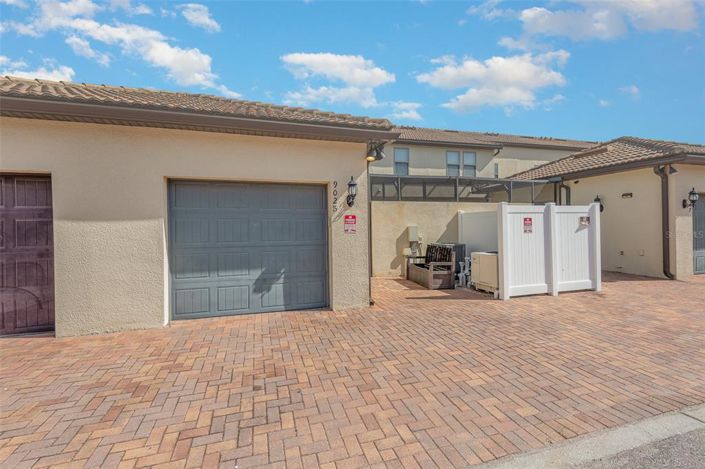 Image No.36-5 Bed Townhouse for sale