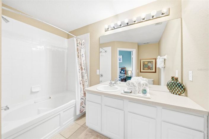 Image No.19-3 Bed Townhouse for sale