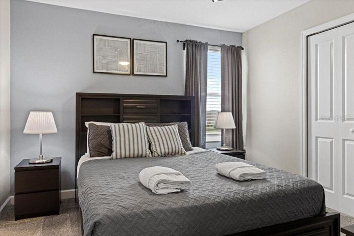 Image No.10-6 Bed Property for sale