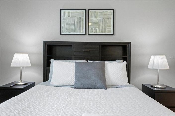 Image No.6-6 Bed Property for sale