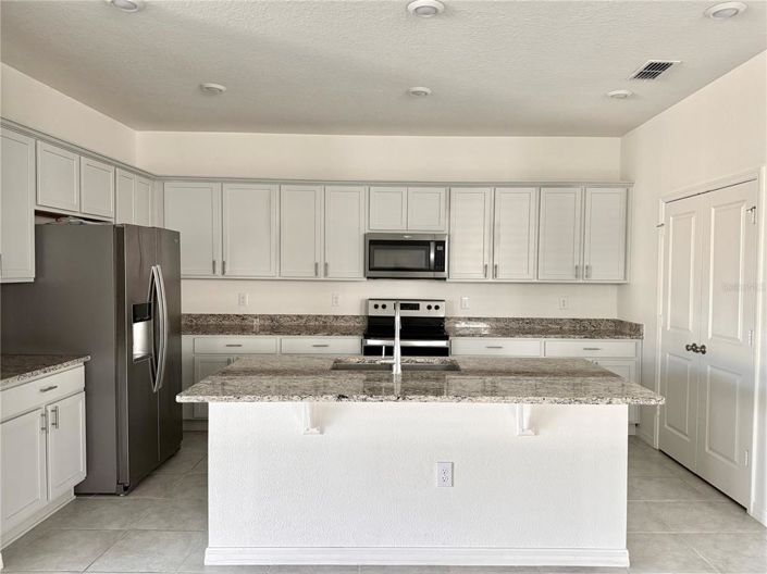 Image No.3-4 Bed Property for sale