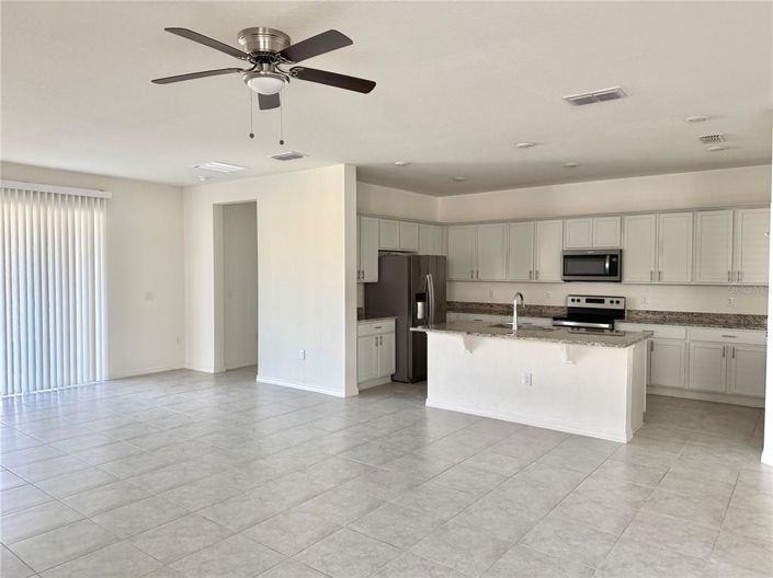 Image No.4-4 Bed Property for sale