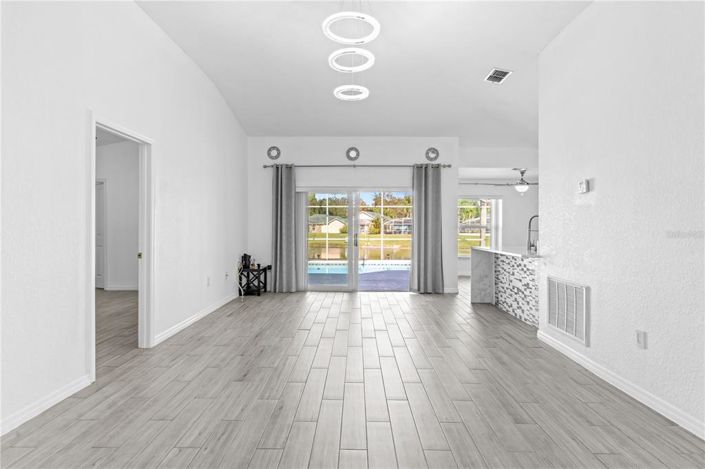 Image No.6-Propriété de 3 chambres à vendre à Davenport